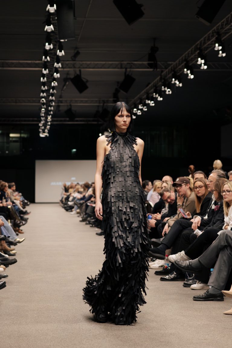 Prämierte Kollektion von Julius Wieman Raffeiner, Absolvent der AMD Akademie Mode & Design München. Foto: viktoriya_zayika.