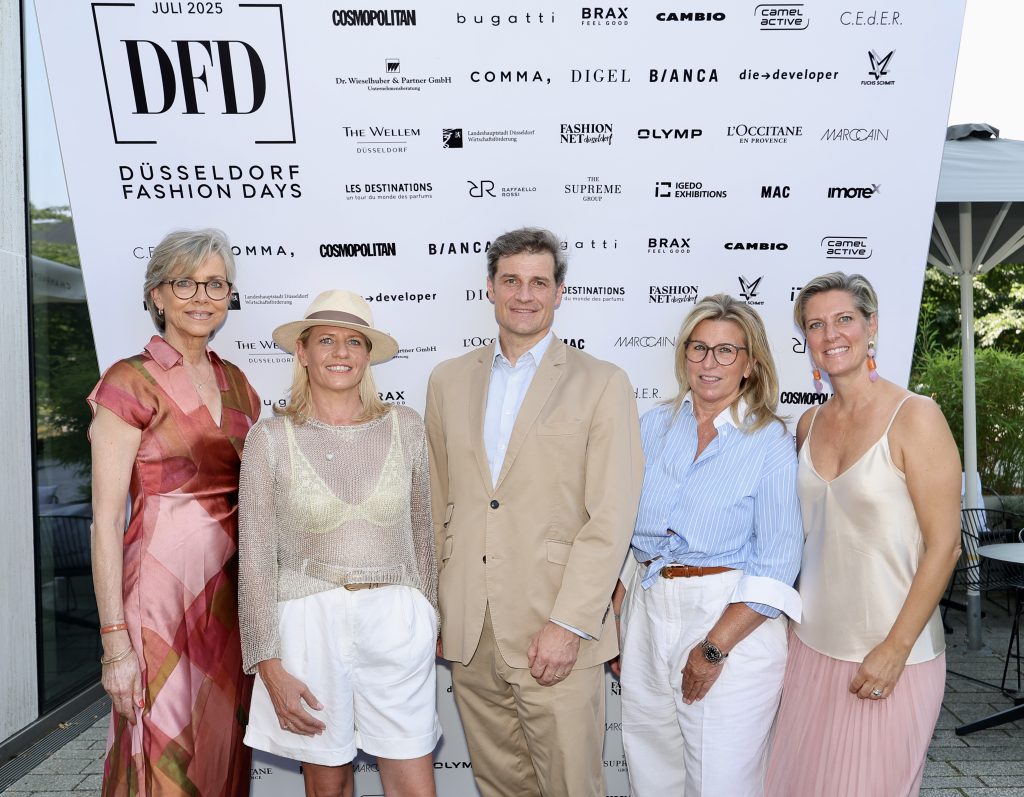 DFD Pressekonferenz 2. Juli 2025 Ulrike Kähler (Geschäftsführung Igedo Exhibitions & Vorstand Fashion Net Düsseldorf e.V.), Aline Müller-Schade (CEO The Supreme Group/munichfashion.company GmbH & Vorstandsvorsitzende Fashion Net Düsseldorf e.V.), 
Christian Zaum (Wirtschaftsdezernent der Landeshauptstadt Düsseldorf), Bernadette Bitterroff (Inhaberin Agenturen Bitterroff) und Andrea Greuner (Geschäftsführung Fashion Net Düsseldorf e.V.)
Fotograf: Uwe Erensmann für Fashion Net Düsseldorf e.V.